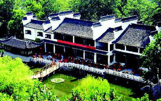 仿清代建筑顯神韻 園林綠化工程